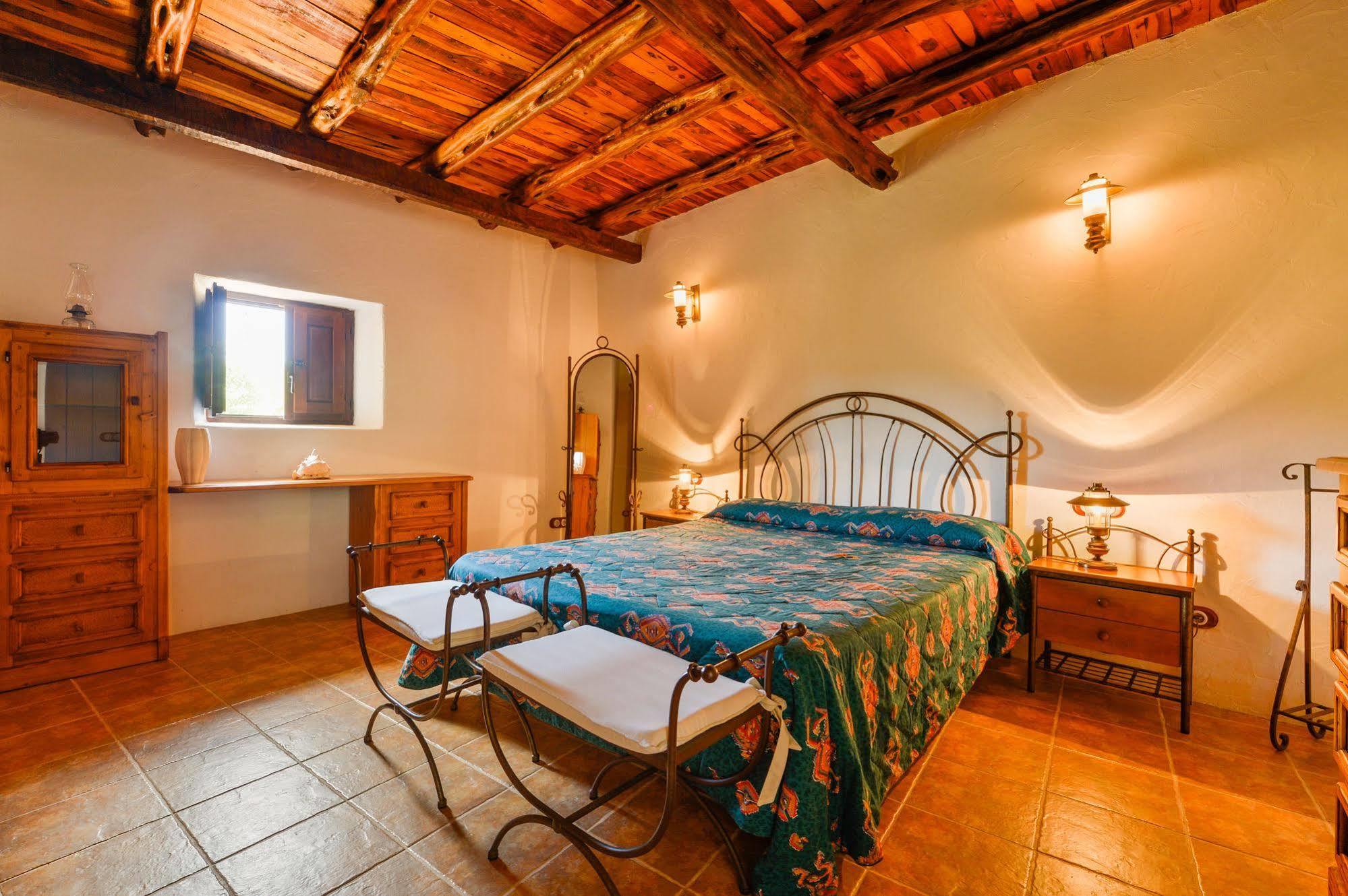 Villa Can Toni Es Cucons Сан-Джоан-де-Лабріджа Екстер'єр фото
