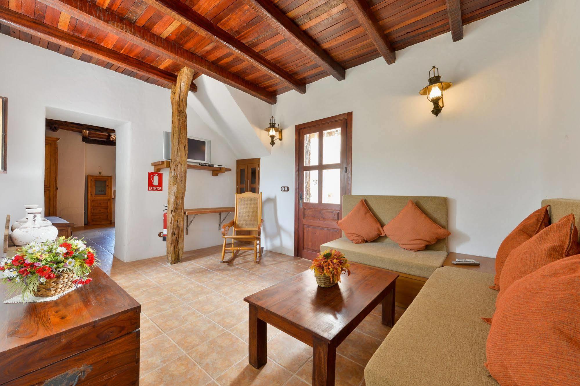 Villa Can Toni Es Cucons Сан-Джоан-де-Лабріджа Екстер'єр фото